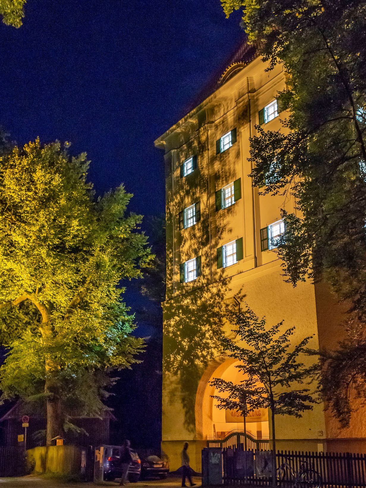 Wasserturm in Dachau bei Nacht